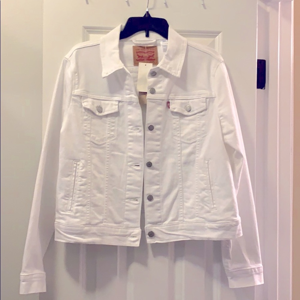 Levi’s white jean jacket